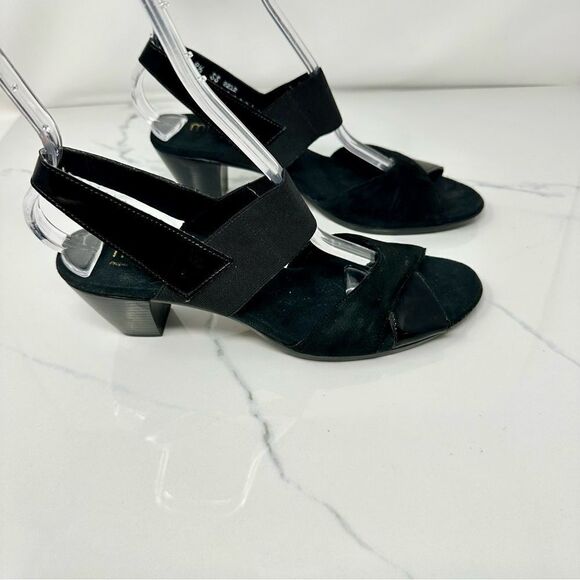 Munro Suede Heeled Sandals- Size 9.5 - Picture 5 of 15